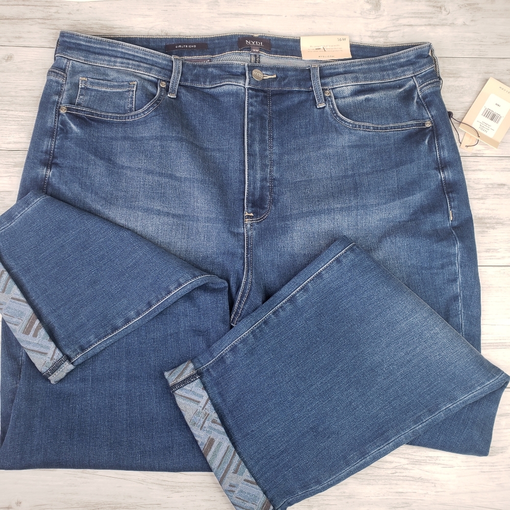 NYDJ Girlfriend Jeans Plus Size Capri's Denim 16W NEW Lovesick Medium Wash - Picture 2 of 12